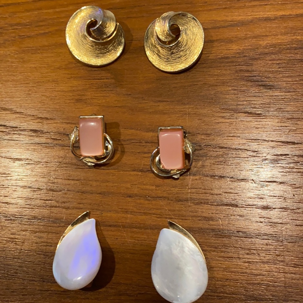 Vintage Earrings clip one
